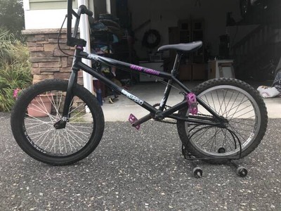 20 inch hyper spinner gloss black bmx bike